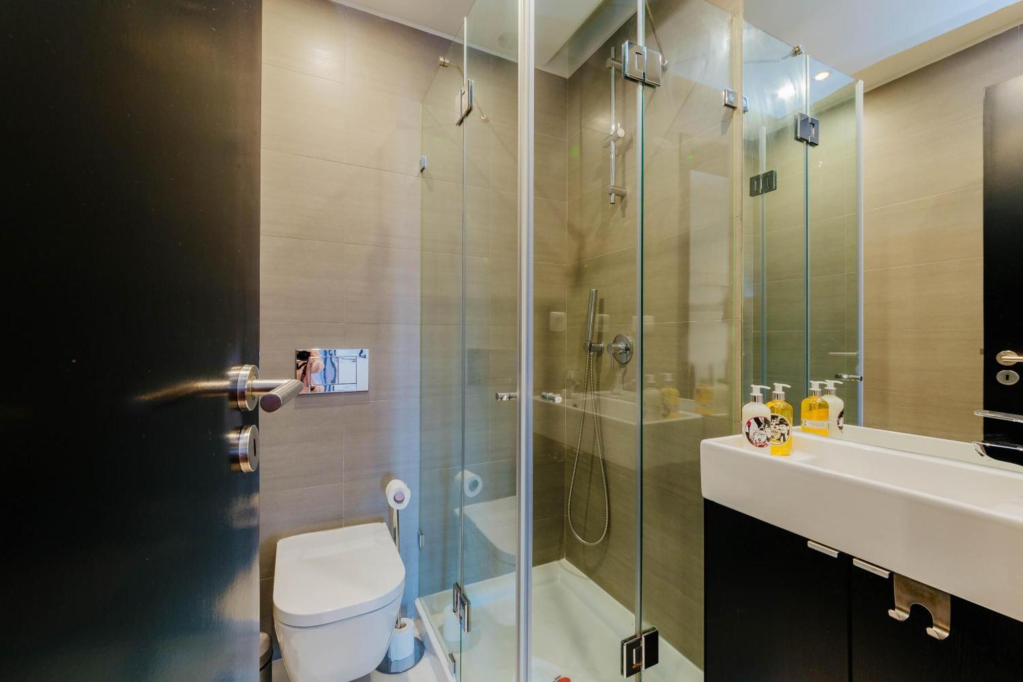 Rent4rest Family & Friends In Roma Avenue * Lissabon
