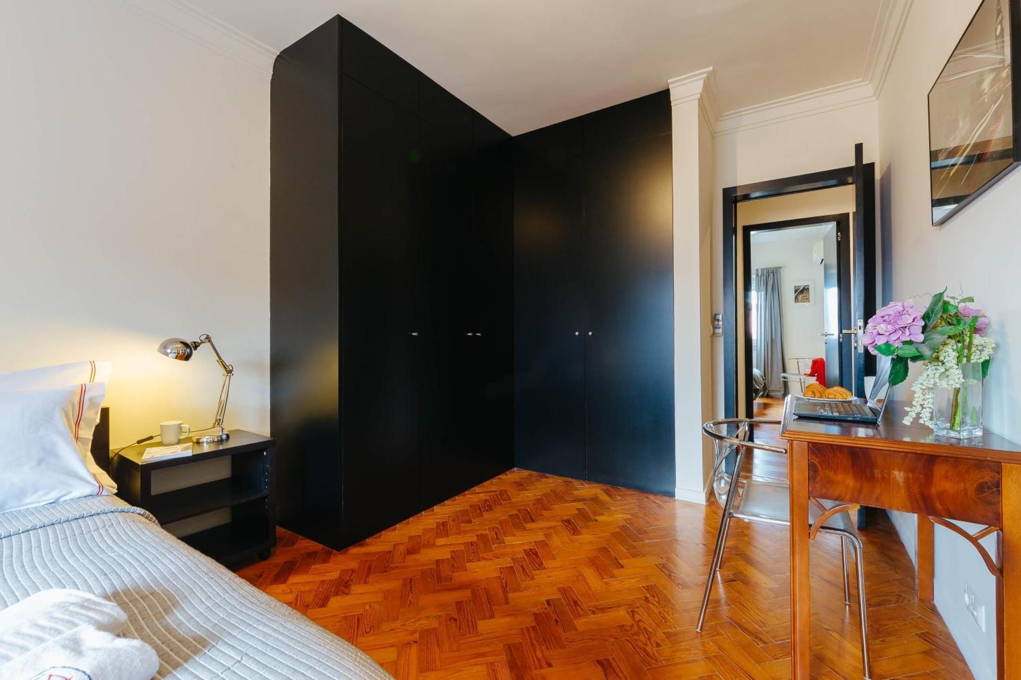 Rent4rest Family & Friends In Roma Avenue * Lissabon