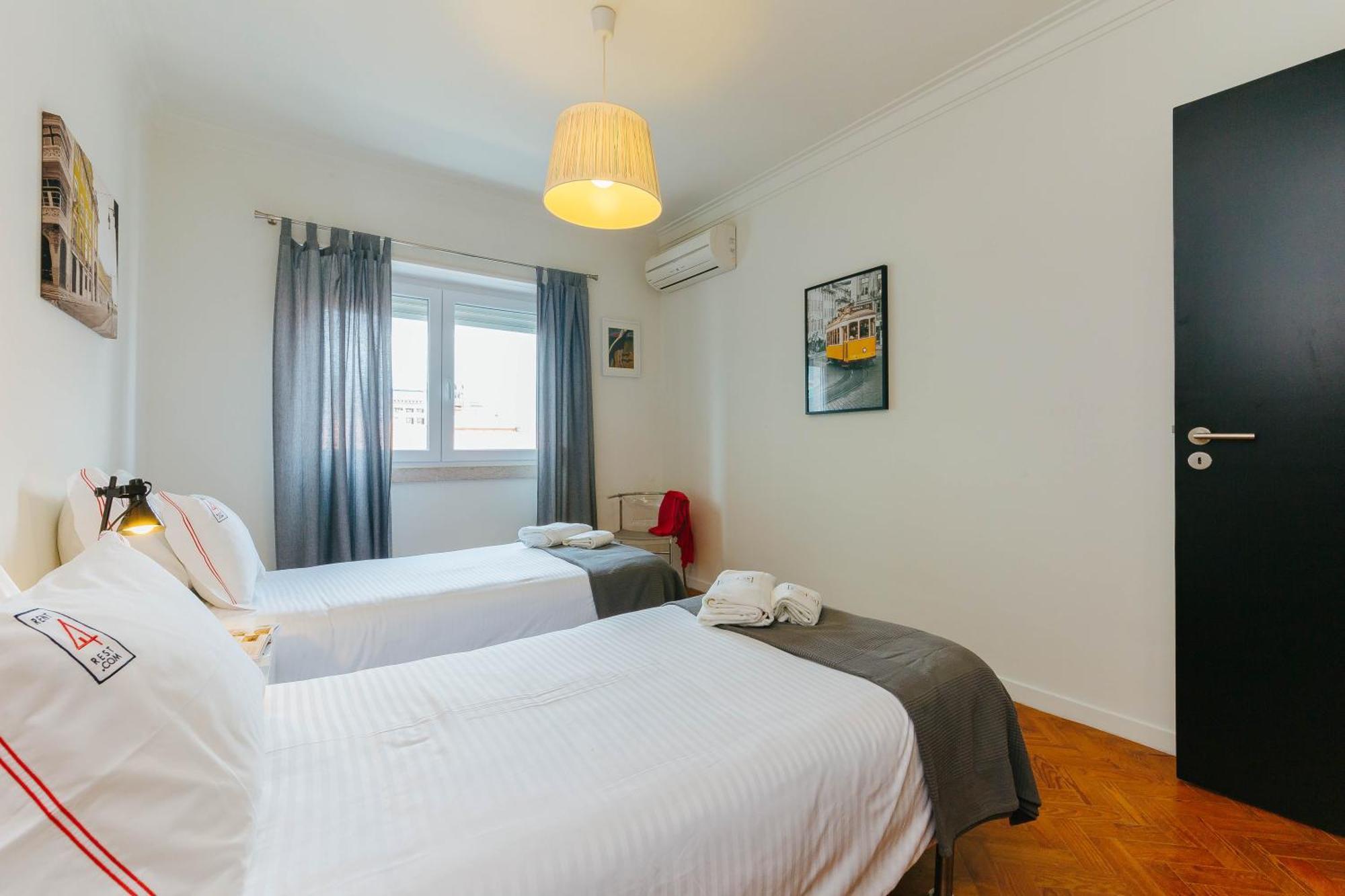 Appartement Rent4rest Family & Friends In Roma Avenue Lissabon