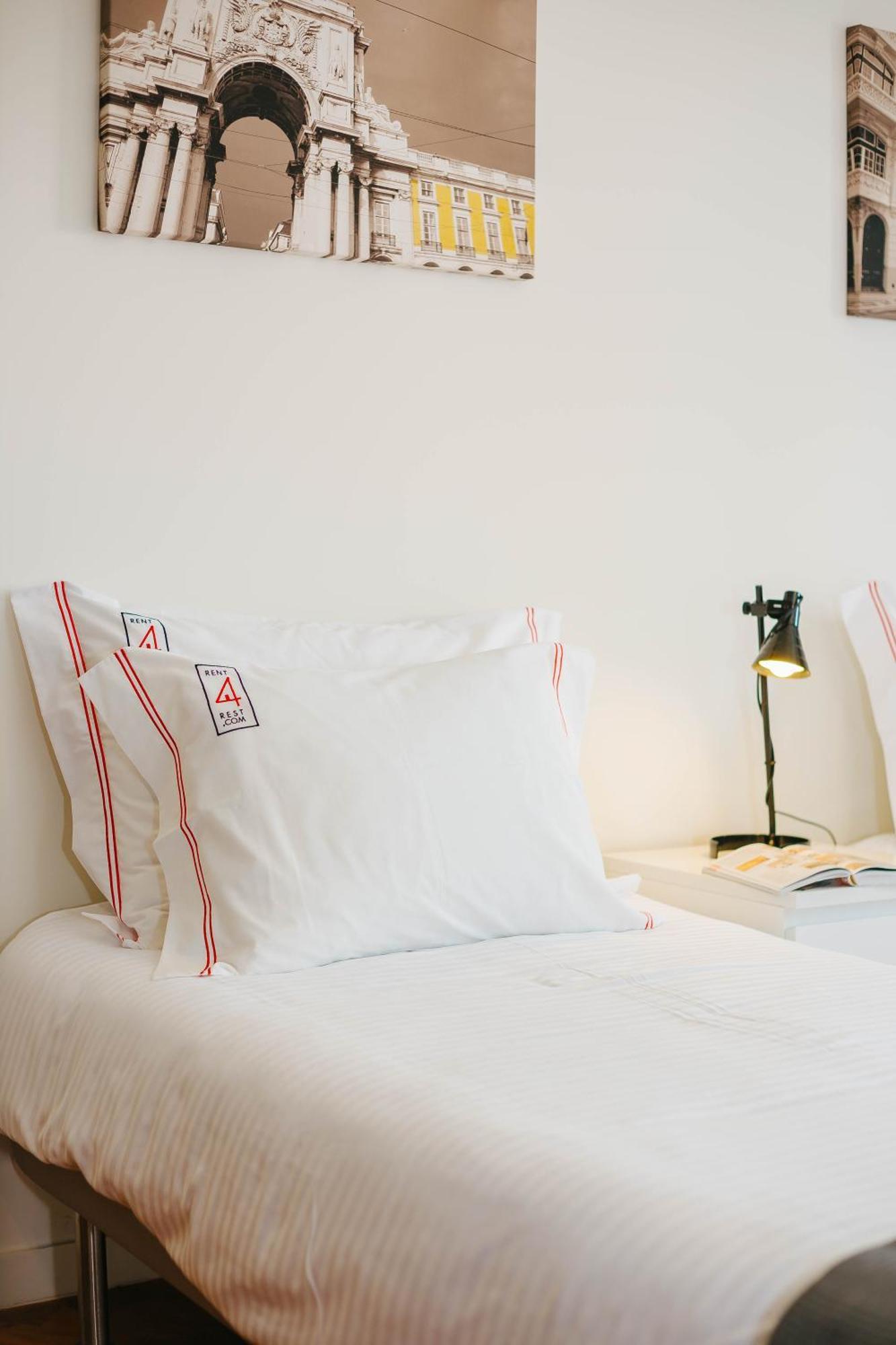 Rent4rest Family & Friends In Roma Avenue Lissabon