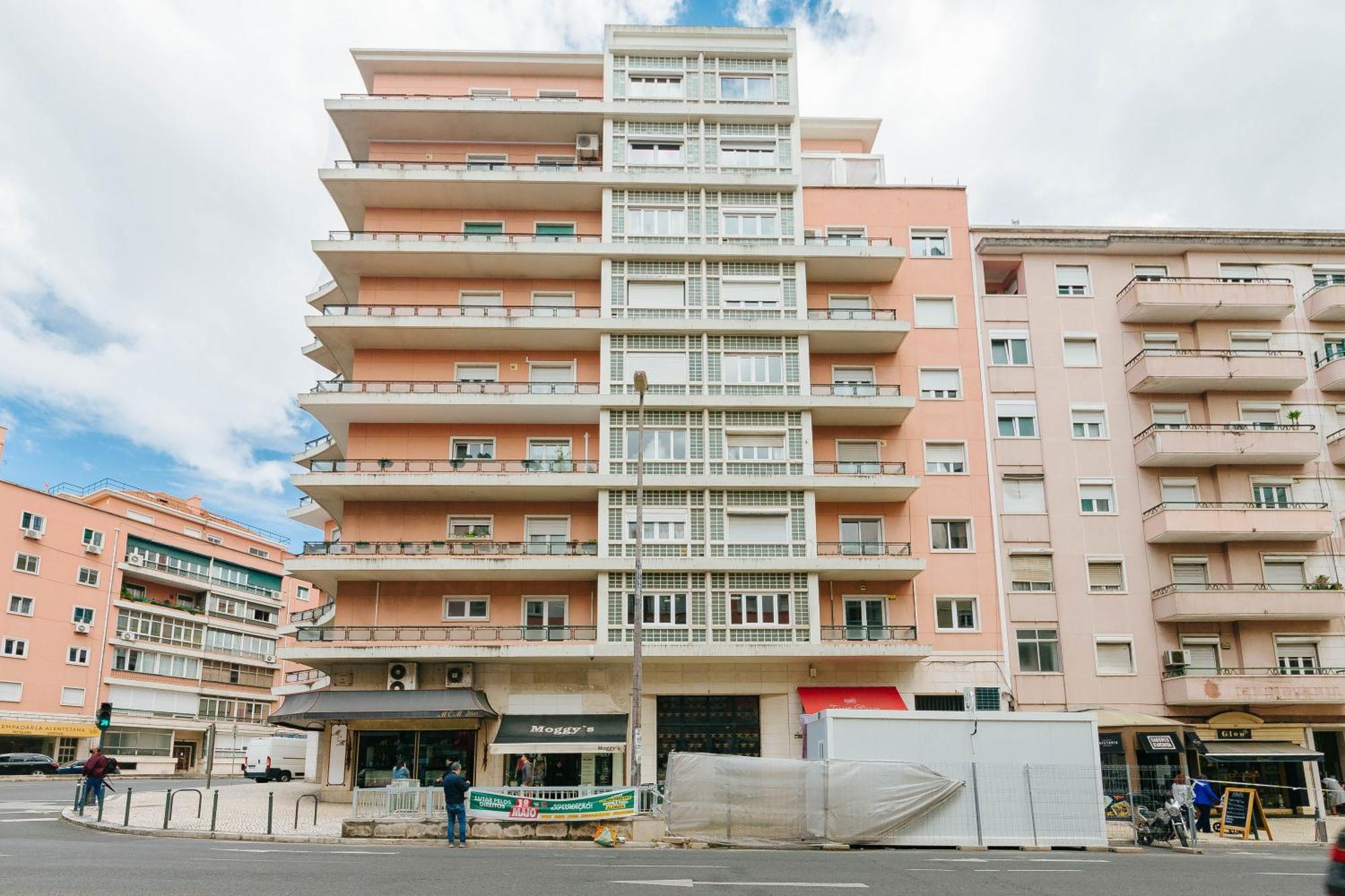 Rent4rest Family & Friends In Roma Avenue Appartement Lissabon